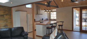 The Dentist on Lava - 2 bathroom. 2 bedrooms, Warrnambool
